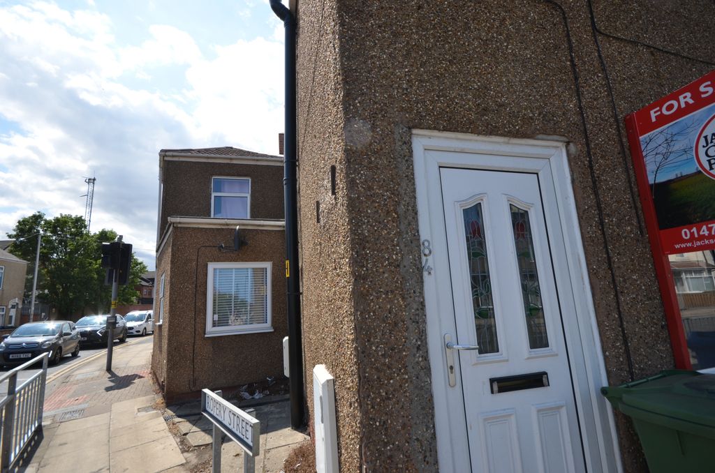 Property photo 1 of 2