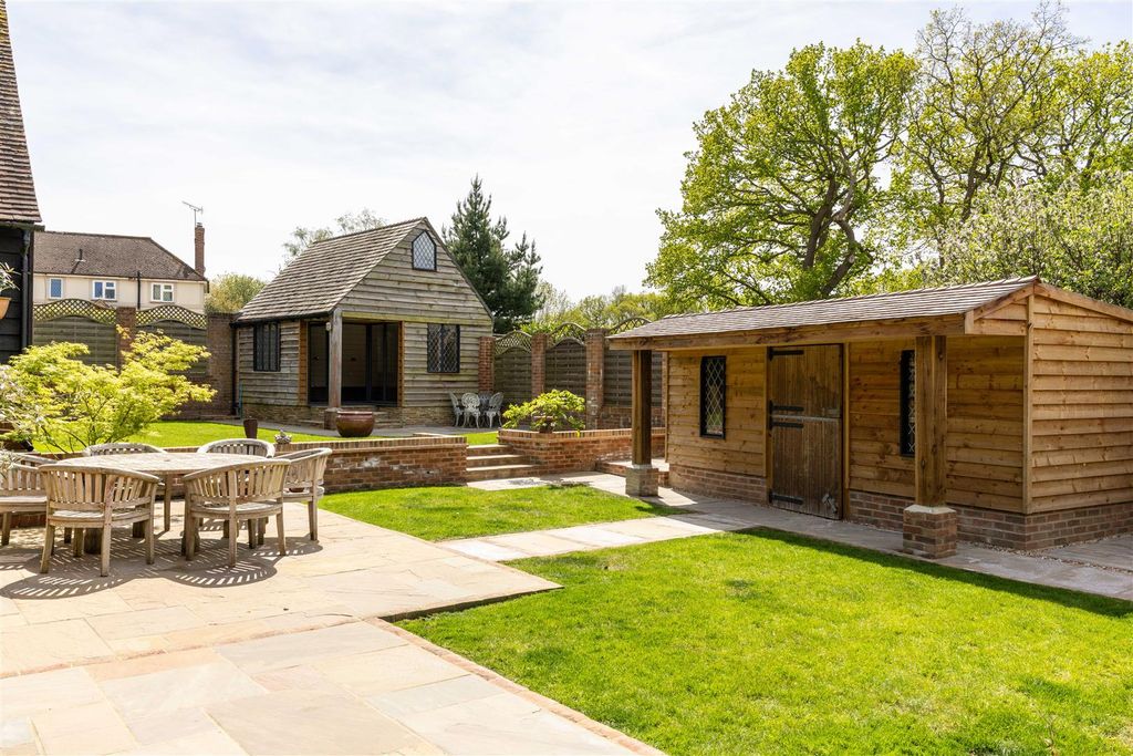 Property photo 1 of 30