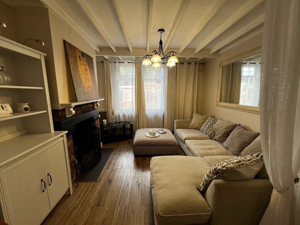 Property photo 3 of 21 Living Room