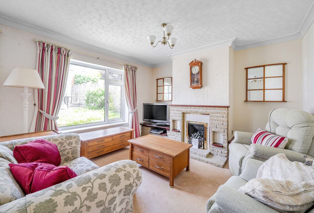 Property photo 2 of 23 1298512-12-683d80...