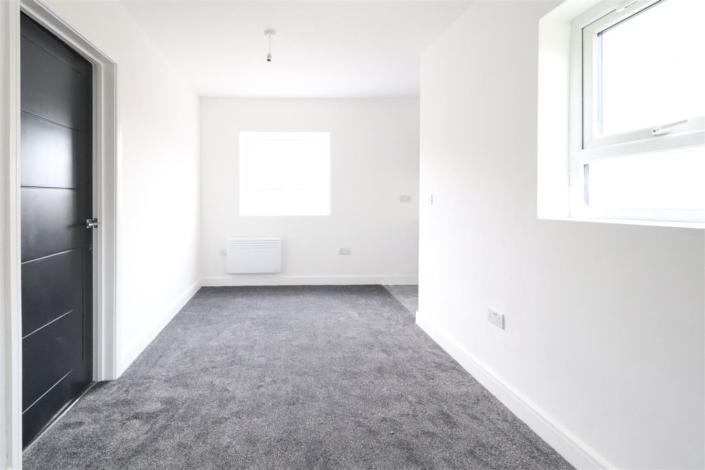 Property photo 1 of 8 Marlborough Road-8.Jpg