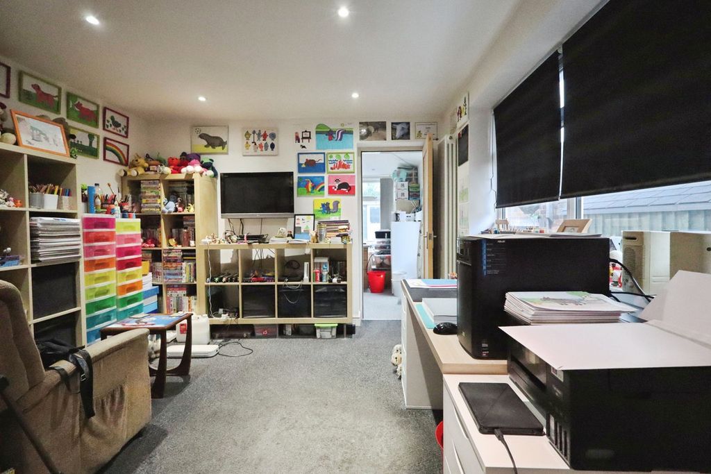 Additional image 8 of 4 bed semi-detached house for saleBranston Road, Burton-On-Trent DE14