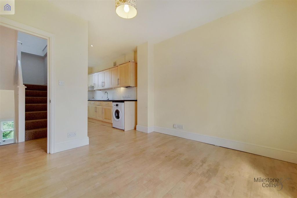 Property photo 2 of 13 6_Kitchen-Reception-2.Jpg