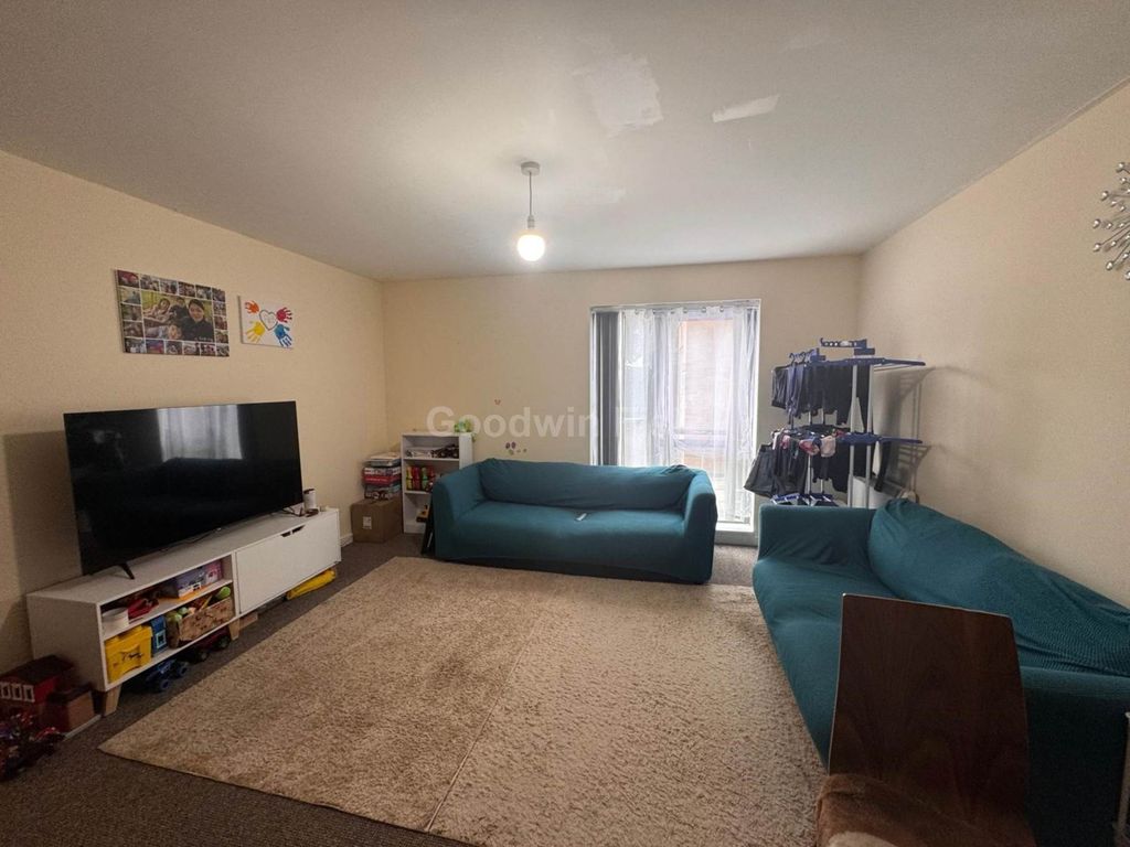 Property photo 2 of 6