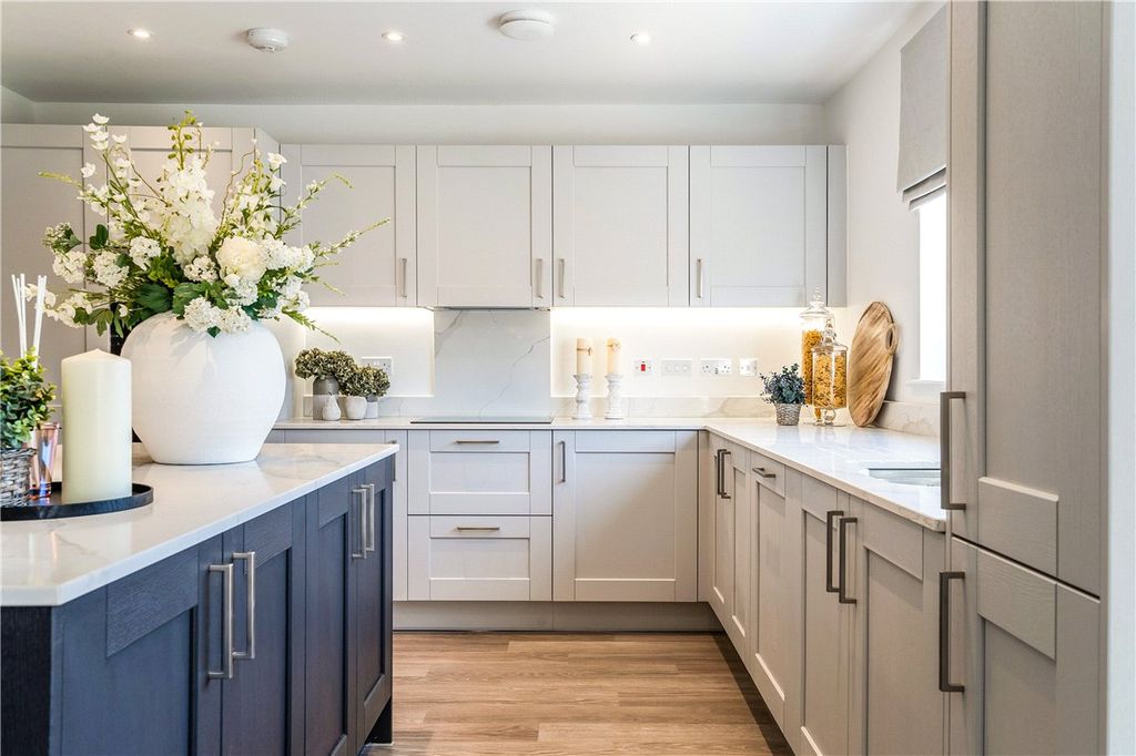 Property photo 2 of 7 Previous Show Home