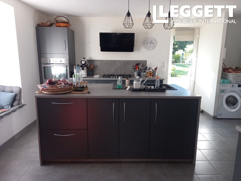 Property photo 2 of 10