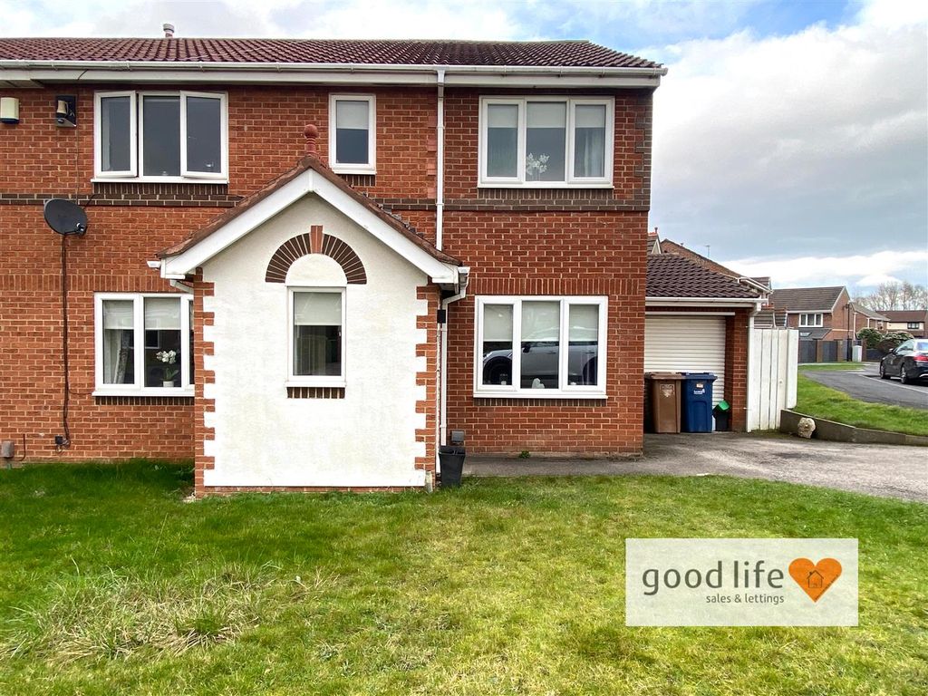 Property photo 1 of 21 20260224_135845740_Ios28Aylesdburydrive.Jpg
