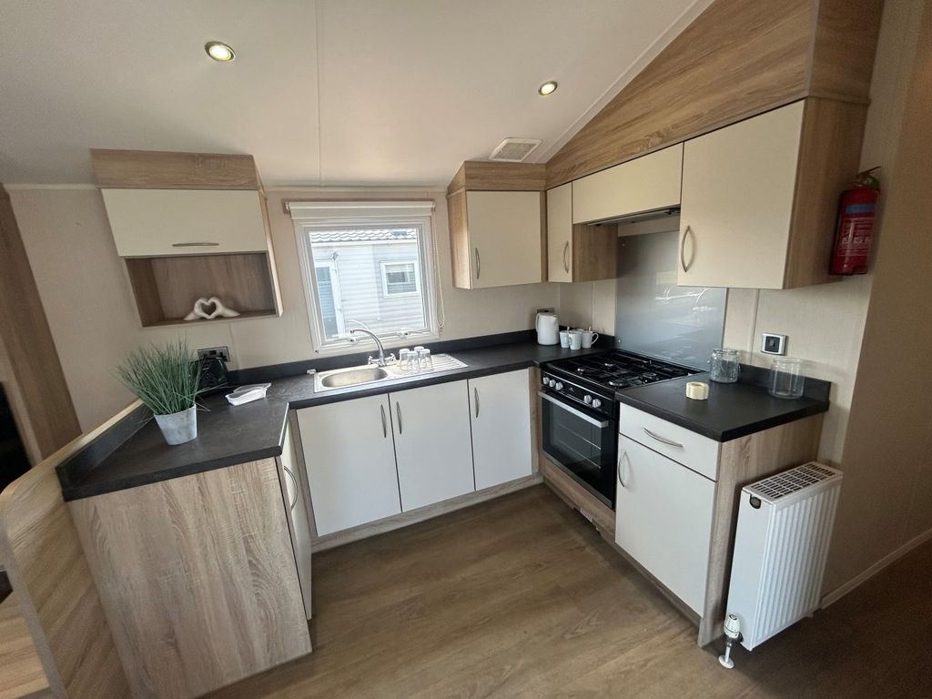 Property photo 3 of 7 Willerby Lymington 2018 Vs113280 141653016.Jpeg