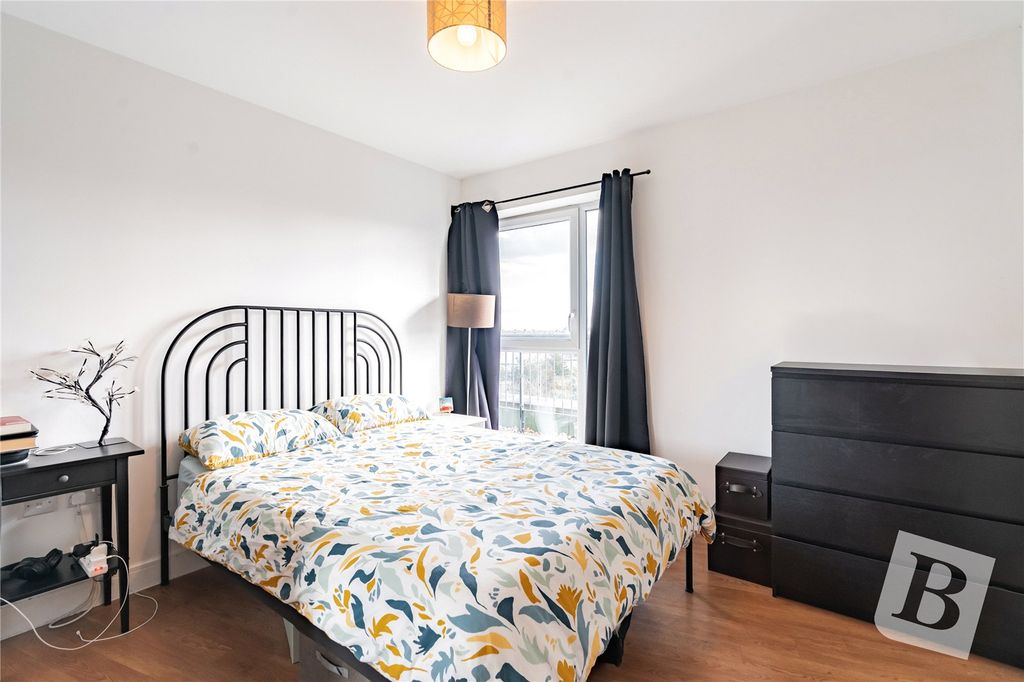 Property photo 3 of 12 Bedroom