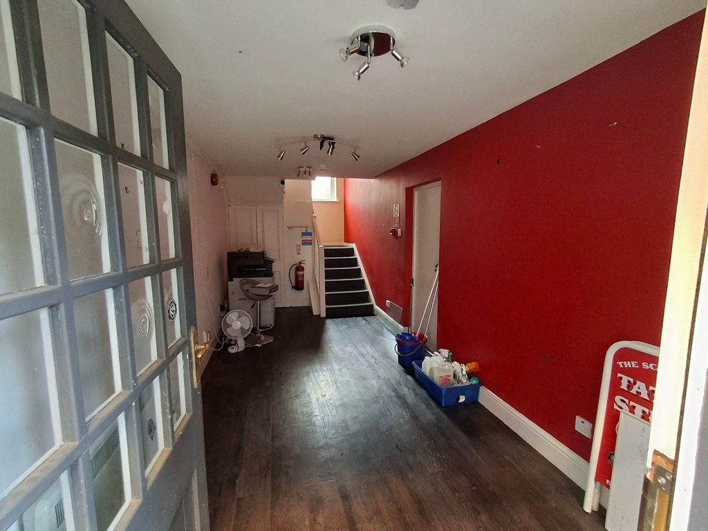 Property photo 3 of 7 Photo 11