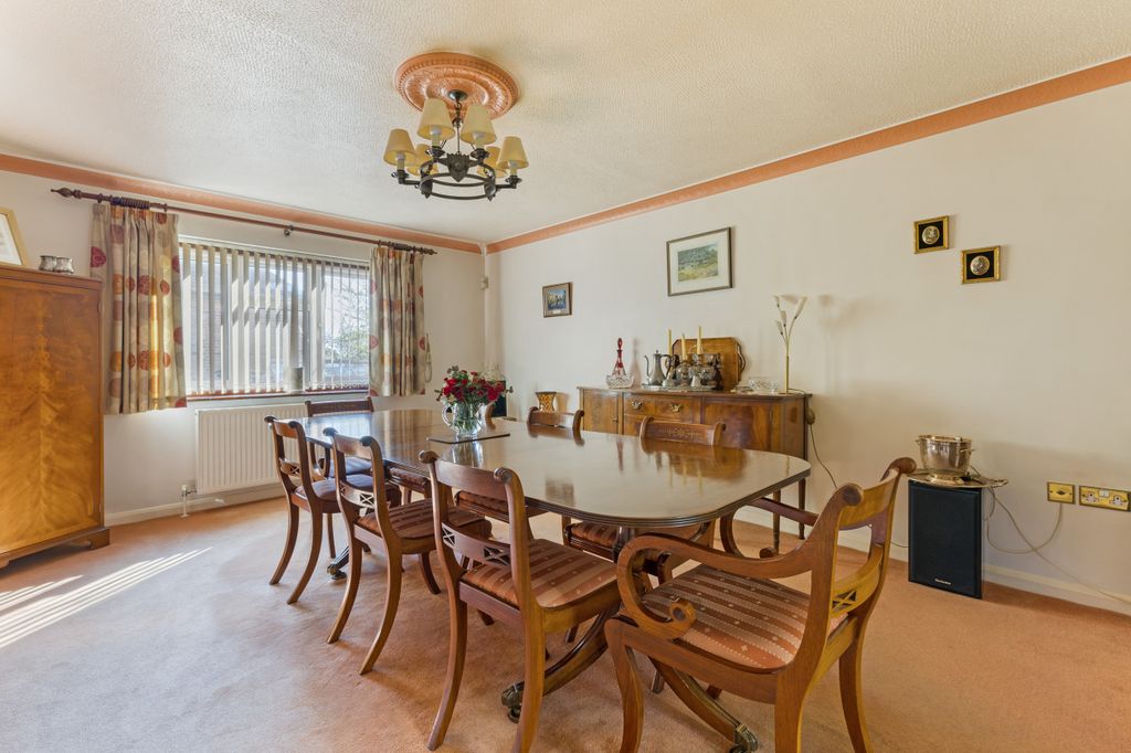 Property photo 3 of 16 Dining Room