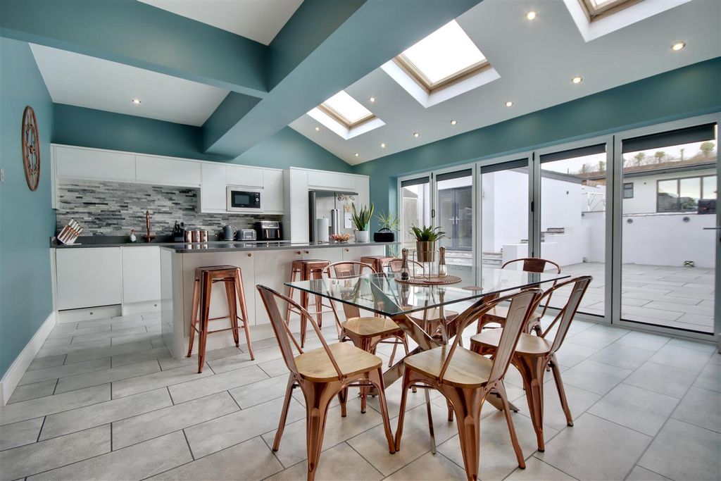 Property photo 1 of 30 3F193168-7Ff3-4EE6-A550-34E8E8C091Eb_1_201_A.Jpeg