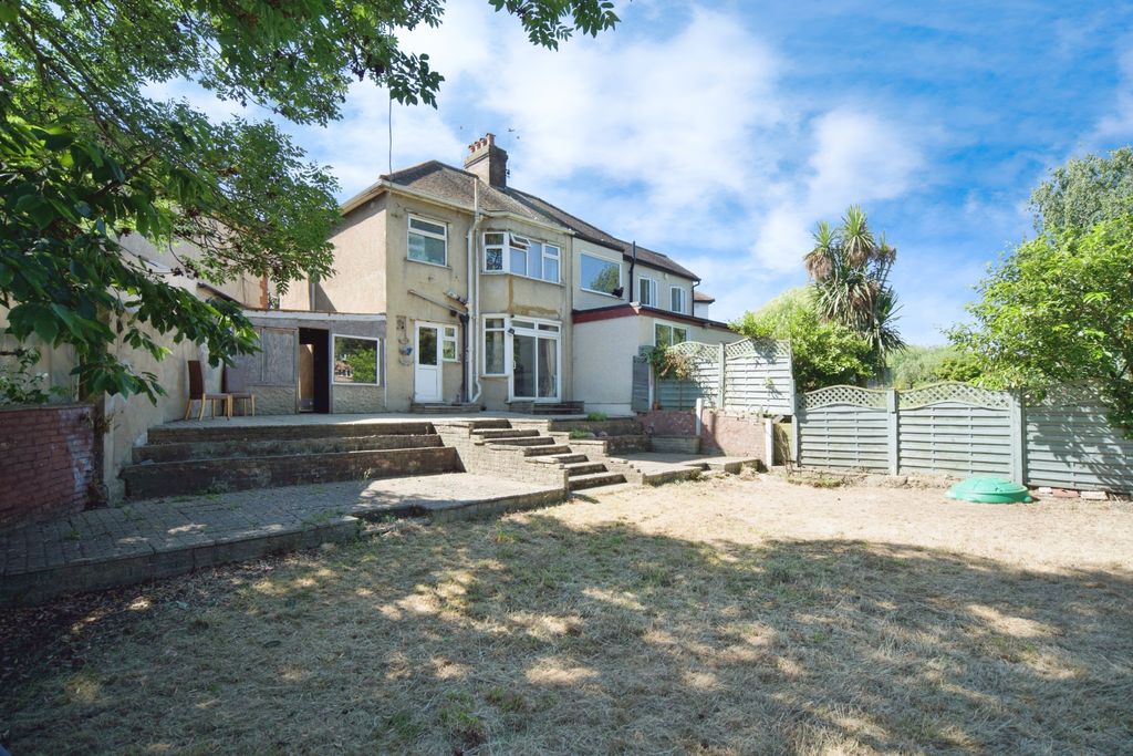 Property photo 2 of 17 Photography