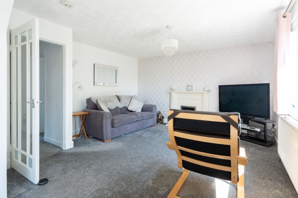 Property photo 3 of 32 4019056