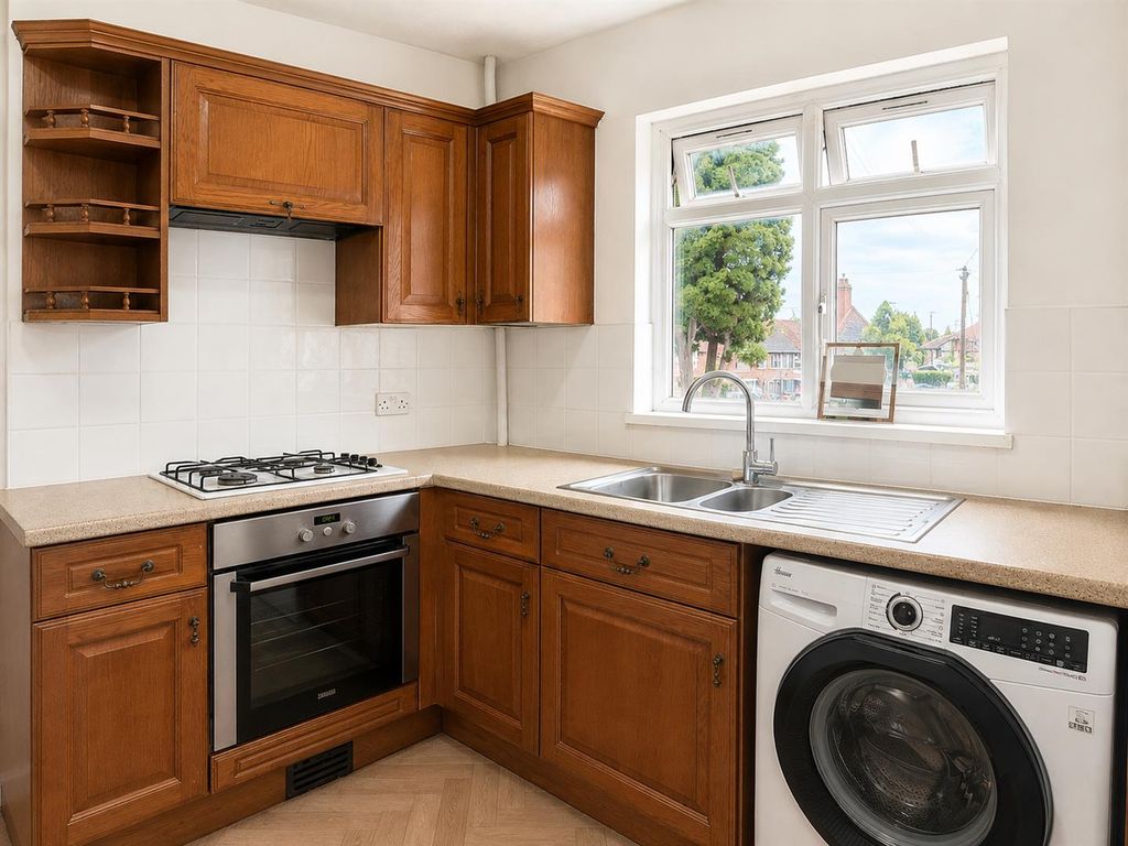 Property photo 2 of 9 Kitchen