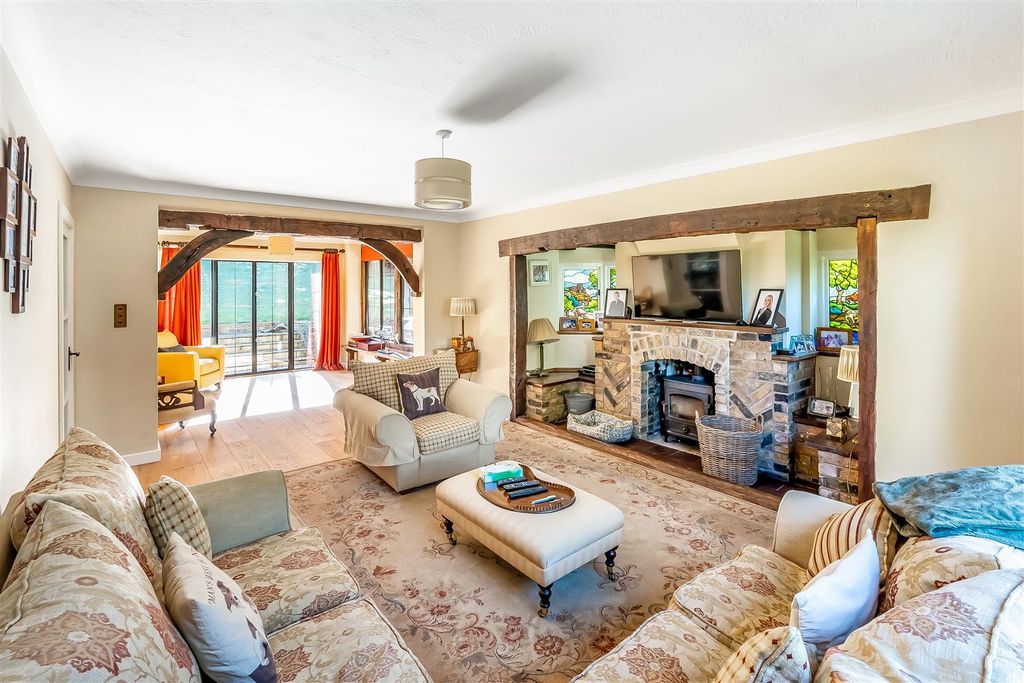 Property photo 2 of 42