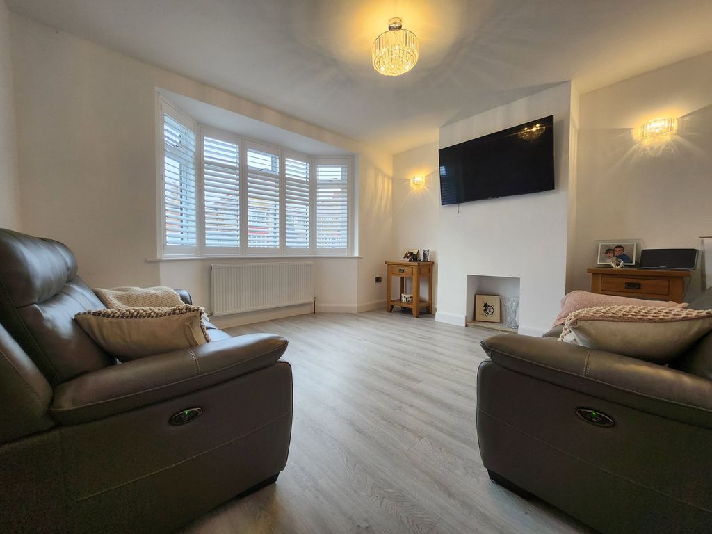 Property photo 2 of 26