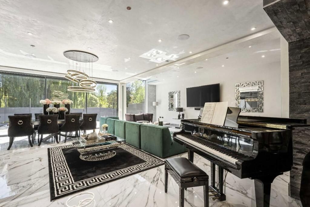 Additional image 7 of 5 bed detached house to rentWaggon Road, Barnet EN4