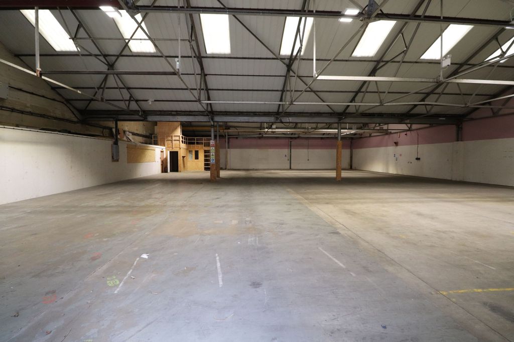 Property photo 1 of 5