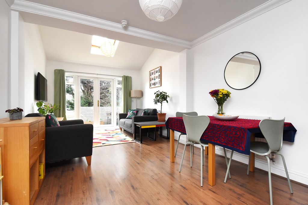 Property photo 3 of 18