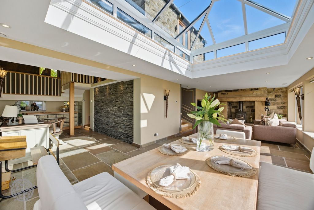 Property photo 2 of 93 Picture No. 87