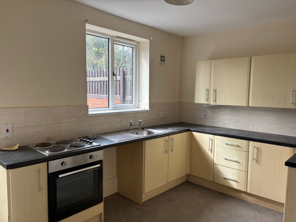 Property photo 3 of 6 Kitchen