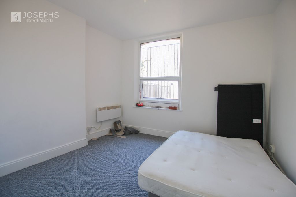 Property photo 1 of 4