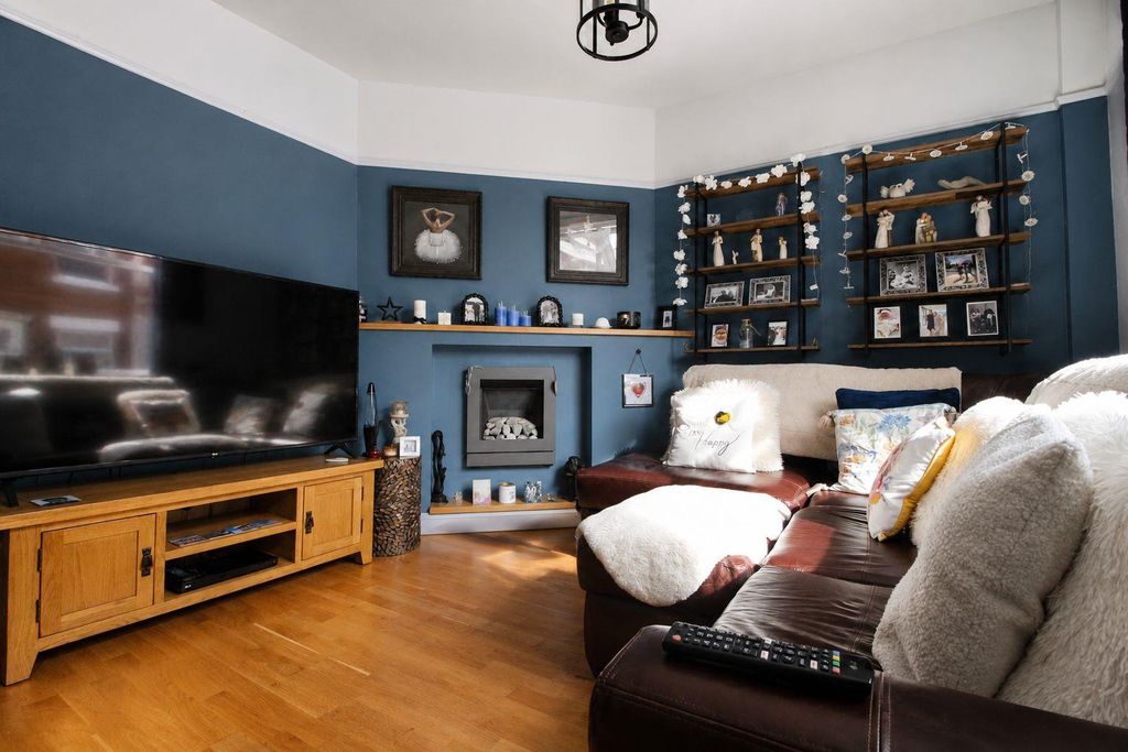 Property photo 2 of 13 2