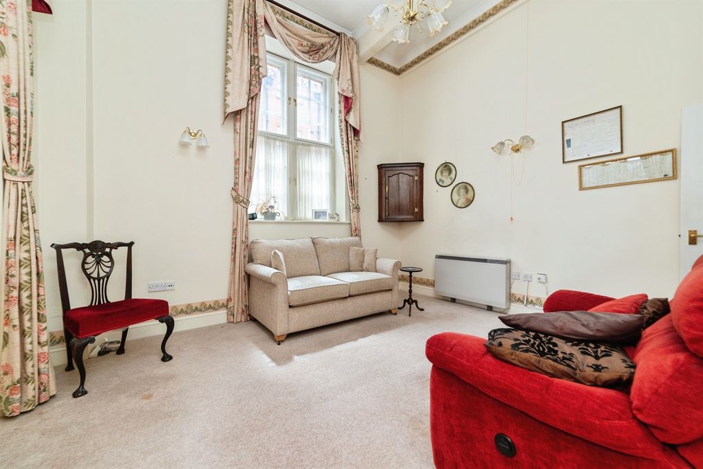 Property photo 2 of 13