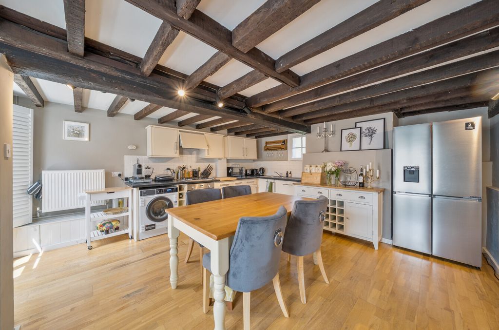 Property photo 3 of 15 1316033-40-6863c8...