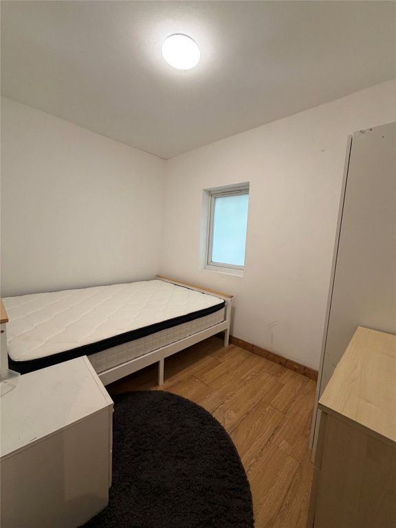 Property photo 2 of 6 Picture No. 06
