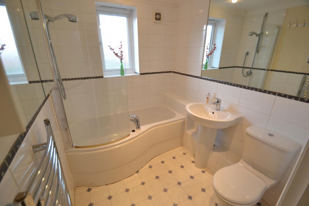 Property photo 3 of 5 Bathroom