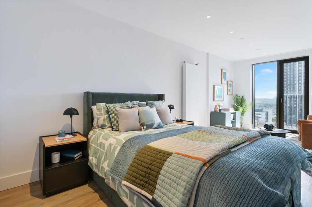 Property photo 2 of 19 Image