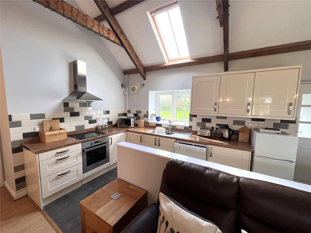 Property photo 3 of 16 Picture No. 17