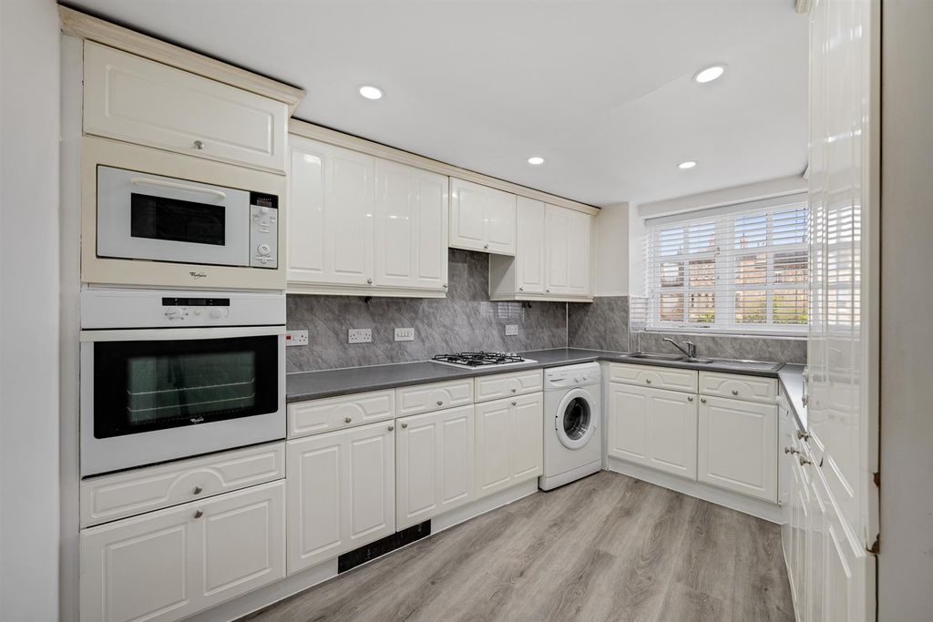 Property photo 3 of 15 Kitchen