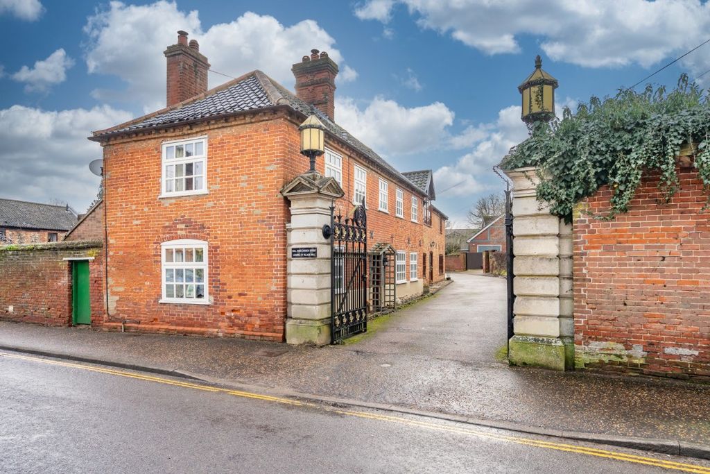 Property photo 1 of 22