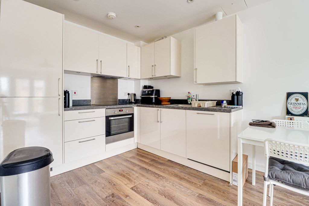 Property photo 3 of 11 Kitchen Area