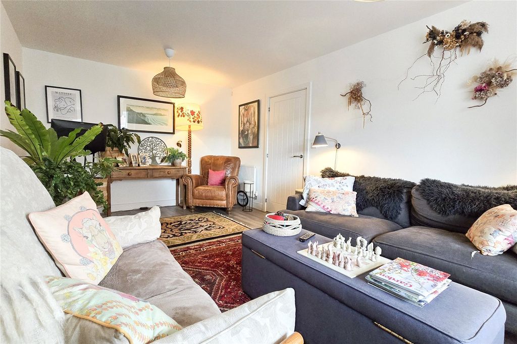 Property photo 2 of 26 Living Room