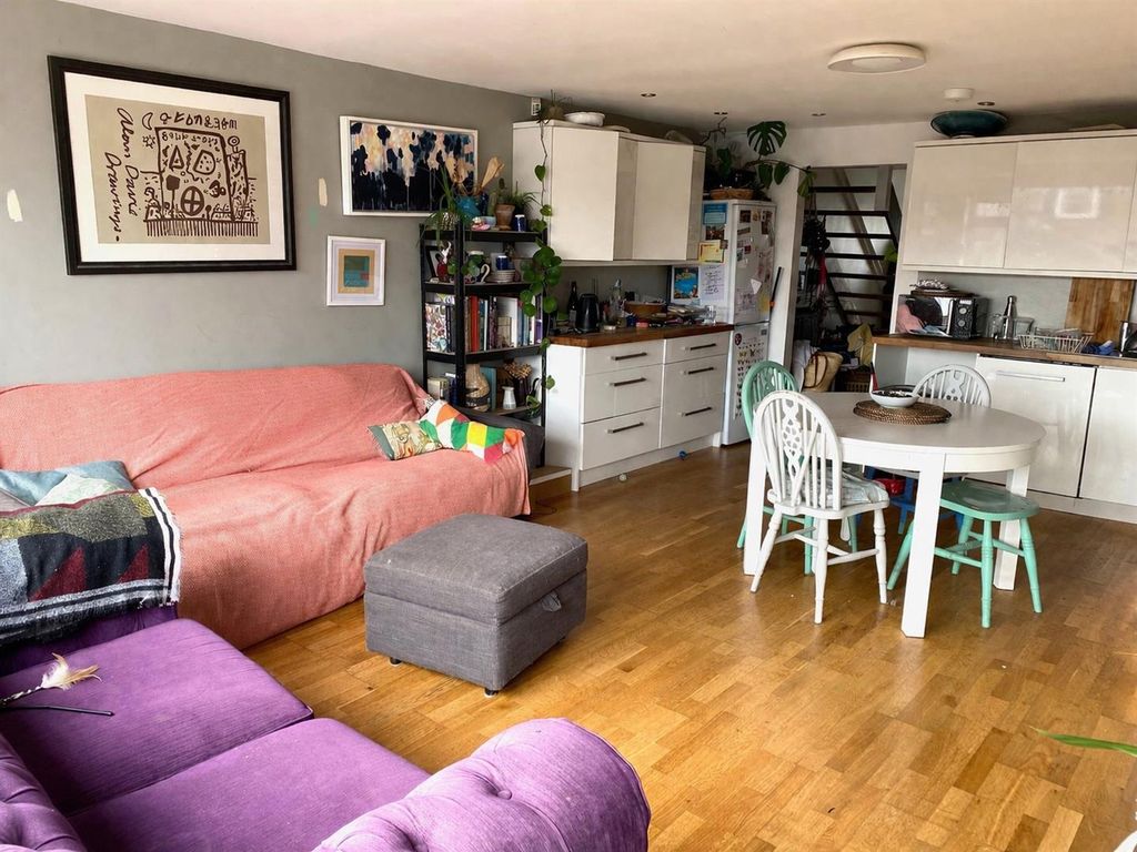 Property photo 3 of 10 Lng1.Jpg