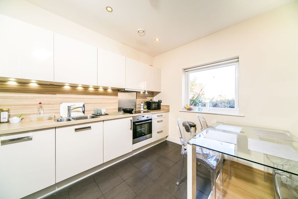 Property photo 3 of 12 Bbd2d9A1-F190-40ce-B