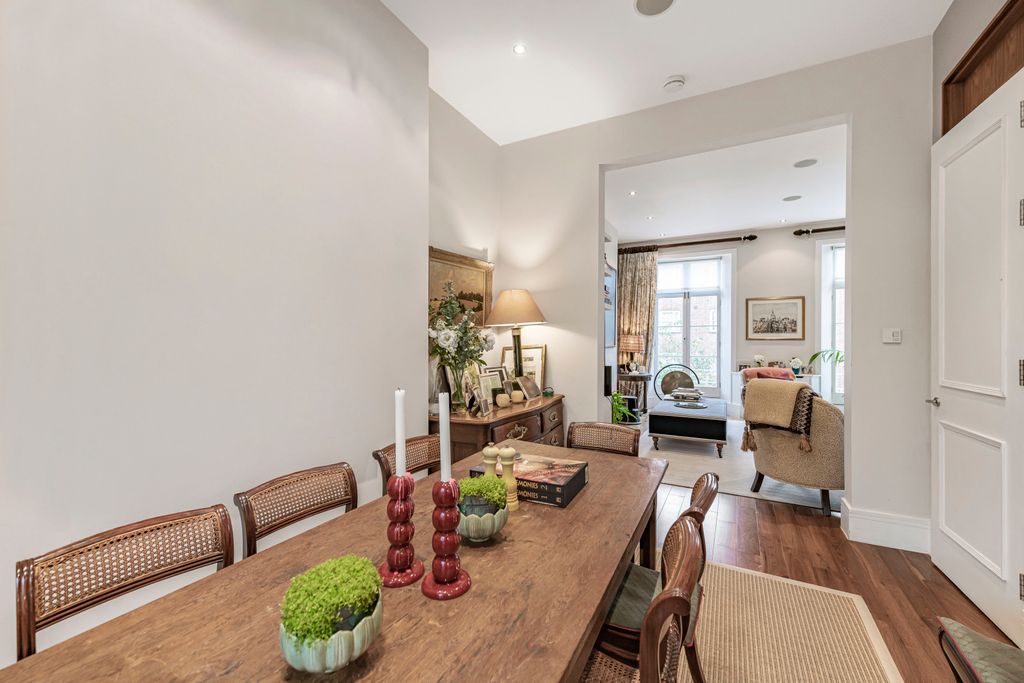 Property photo 3 of 15 Dining Room