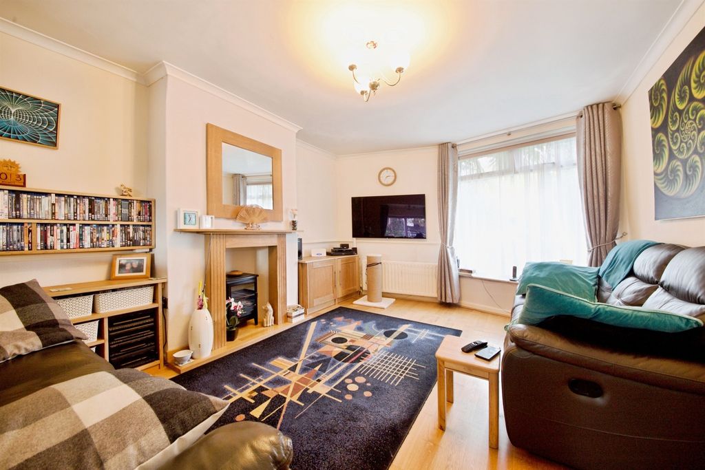 Property photo 3 of 14