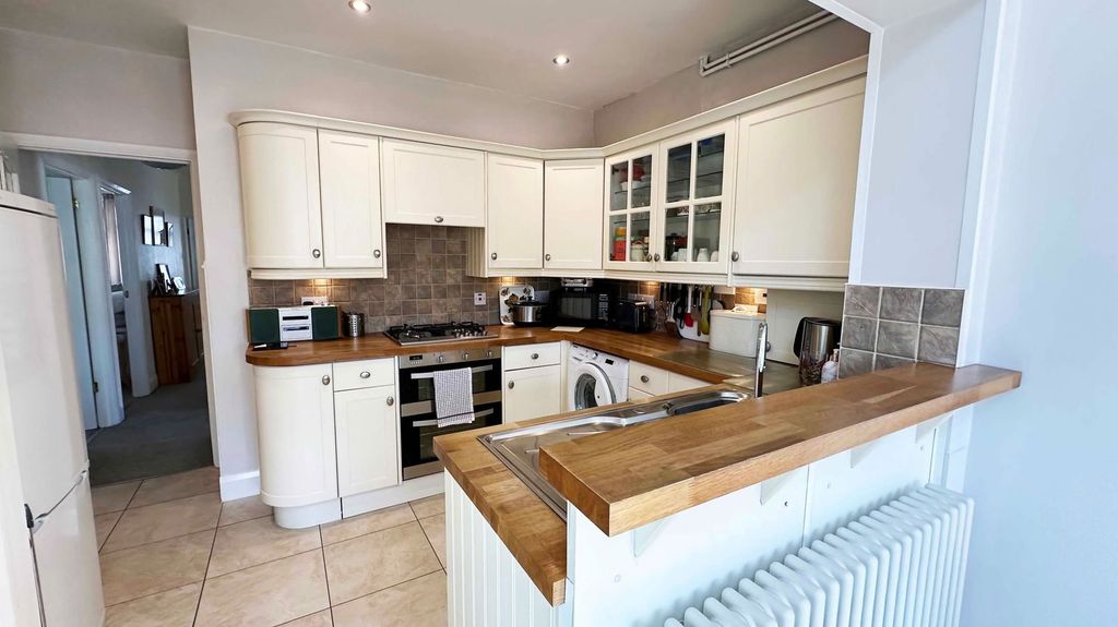 Property photo 3 of 22