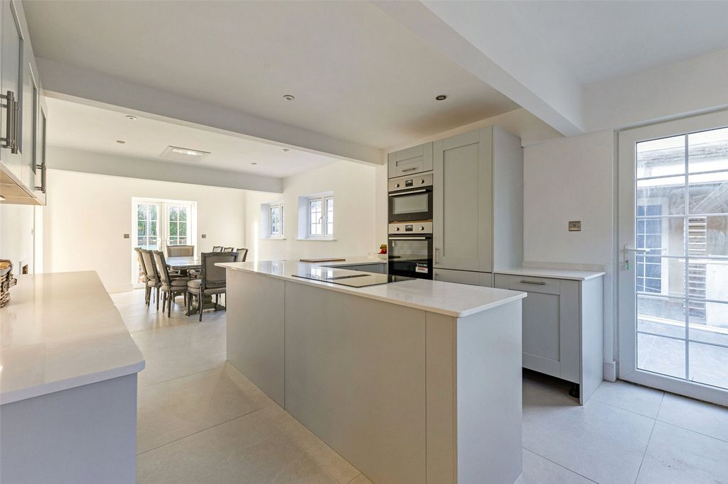 Property photo 2 of 16 Picture No. 04