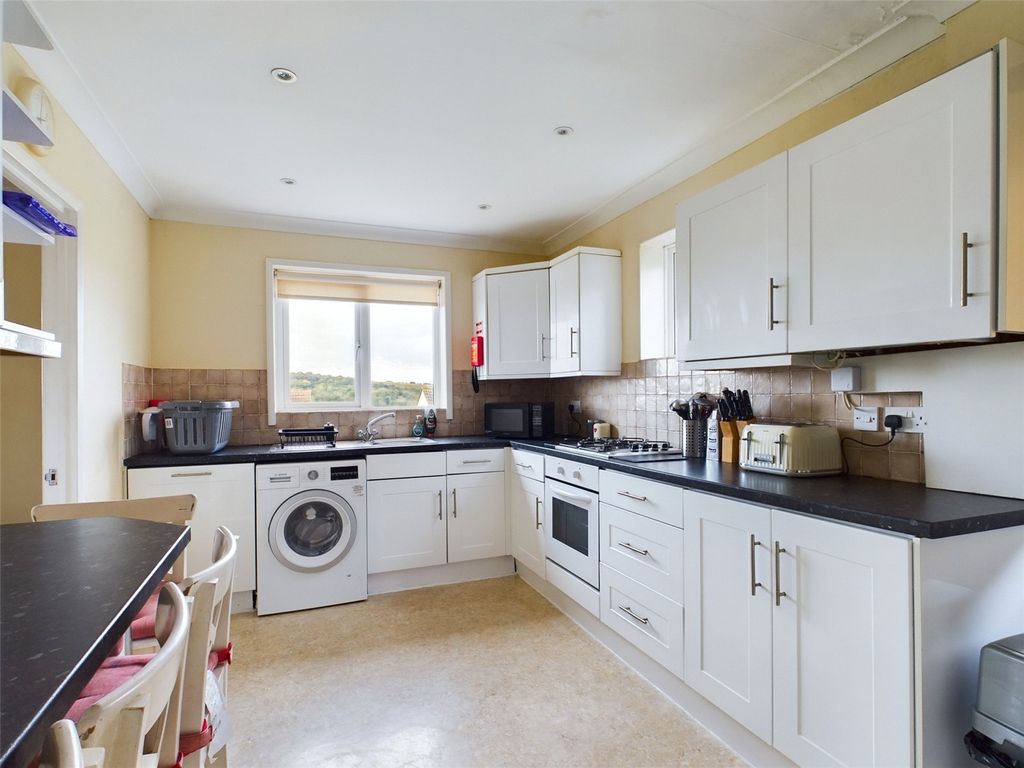 Property photo 2 of 11 Kitchen
