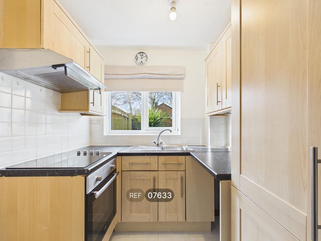 Property photo 2 of 11 Kitchen