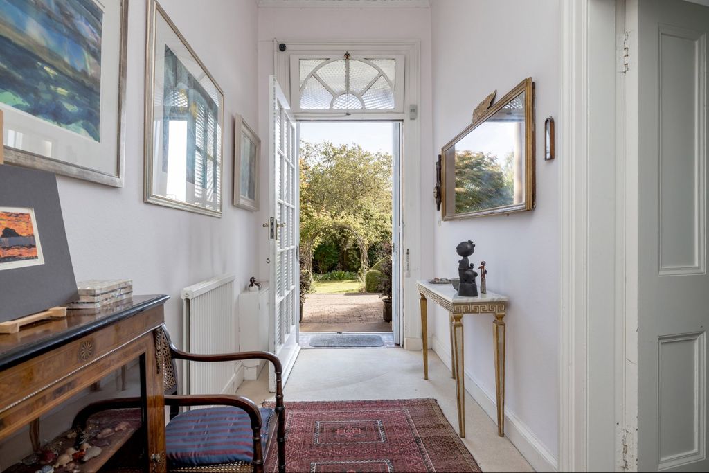 Property photo 3 of 19 Hallway