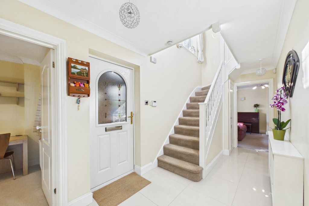Property photo 2 of 19 Picture No. 31