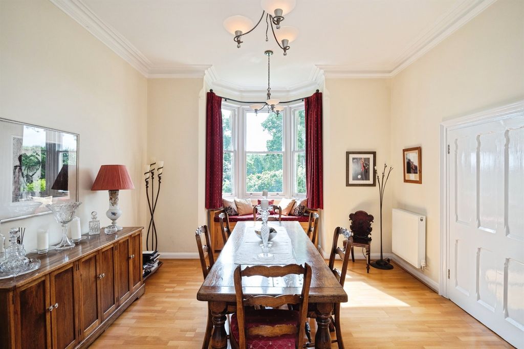 Property photo 2 of 29