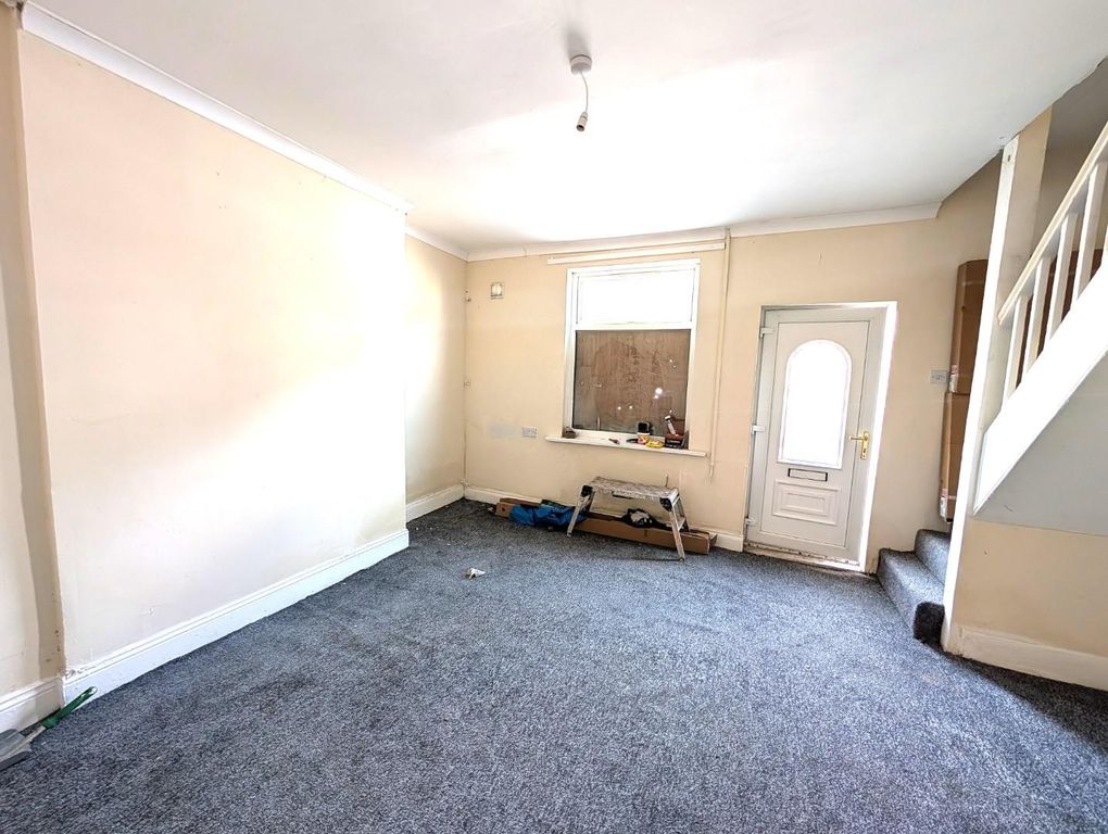 Property photo 3 of 7 Lounge